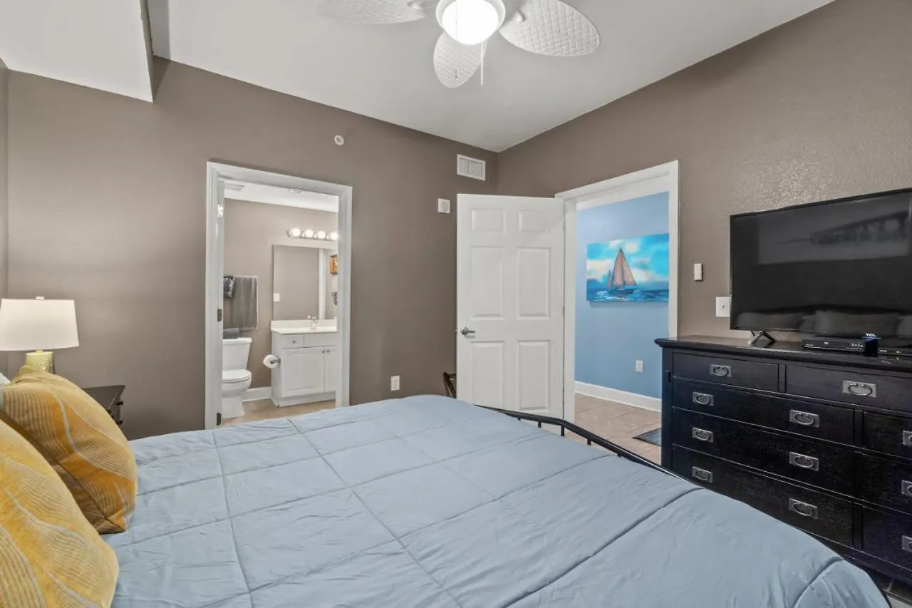 Stunning Beachfront Condo, Walk To Pier Park,Pools Panama City Beach Semesterbostad
