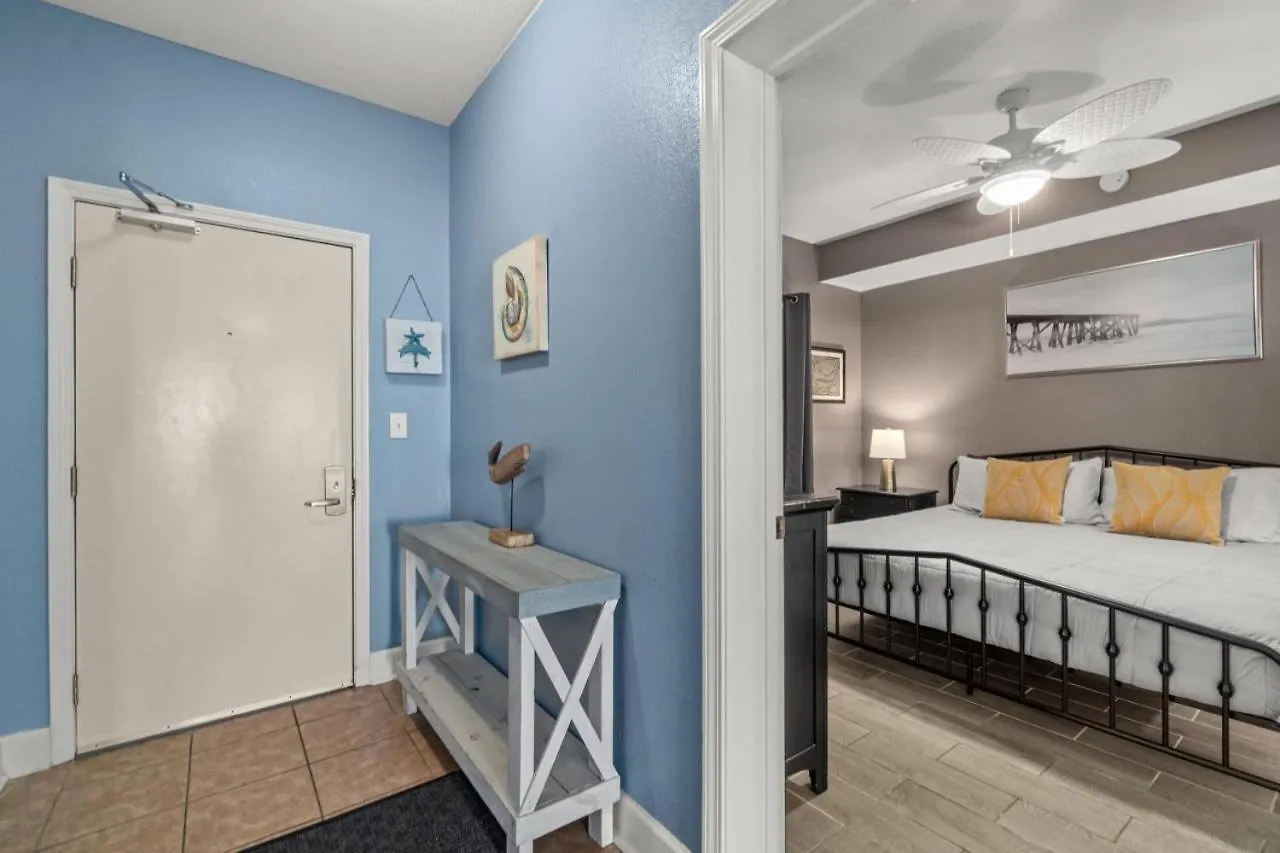Semesterbostad Stunning Beachfront Condo, Walk To Pier Park,Pools Panama City Beach USA